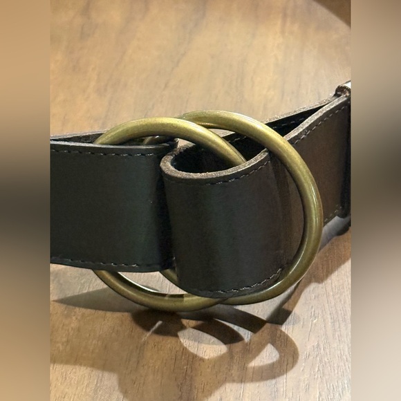 Lucky Brand brown Belt with Gold/brass colored Buckle - Picture 2 of 7